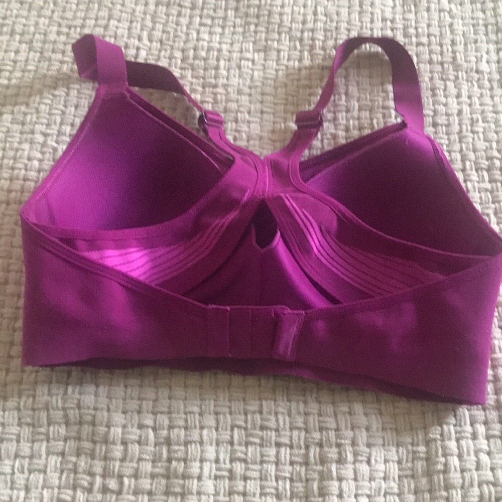 Victoria Secret Sport Bra - Picture 7 of 8